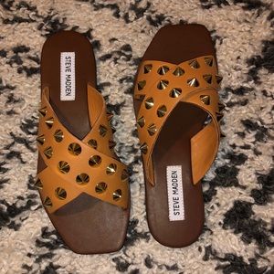NEW in box Steve Madden Spiked Cognac Multi Sandal